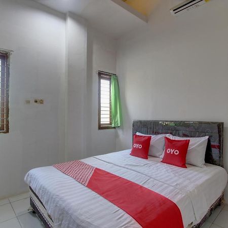OYO 91690 Moza Guest House Klaten Extérieur photo