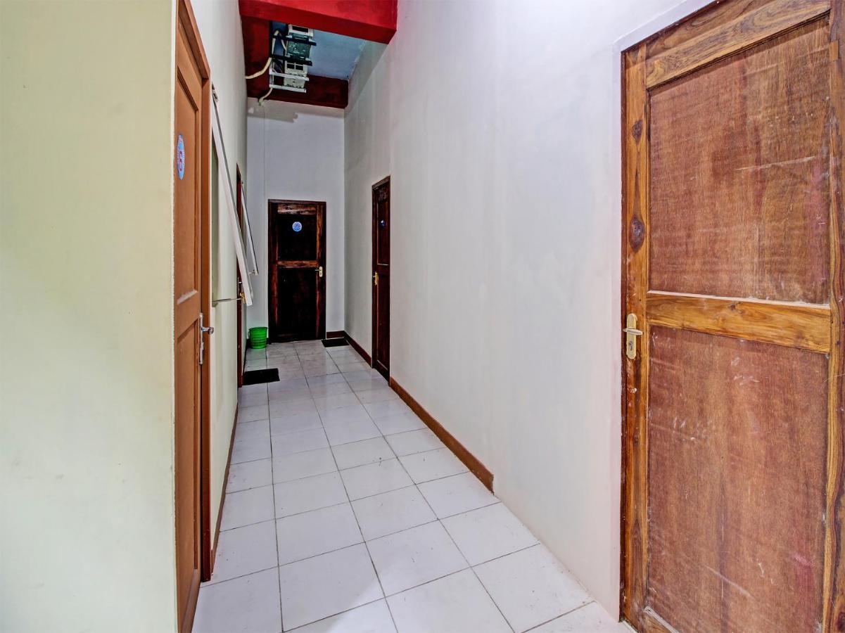 OYO 91690 Moza Guest House Klaten Extérieur photo