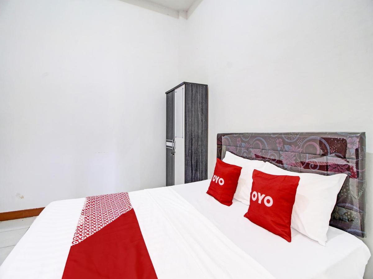 OYO 91690 Moza Guest House Klaten Extérieur photo