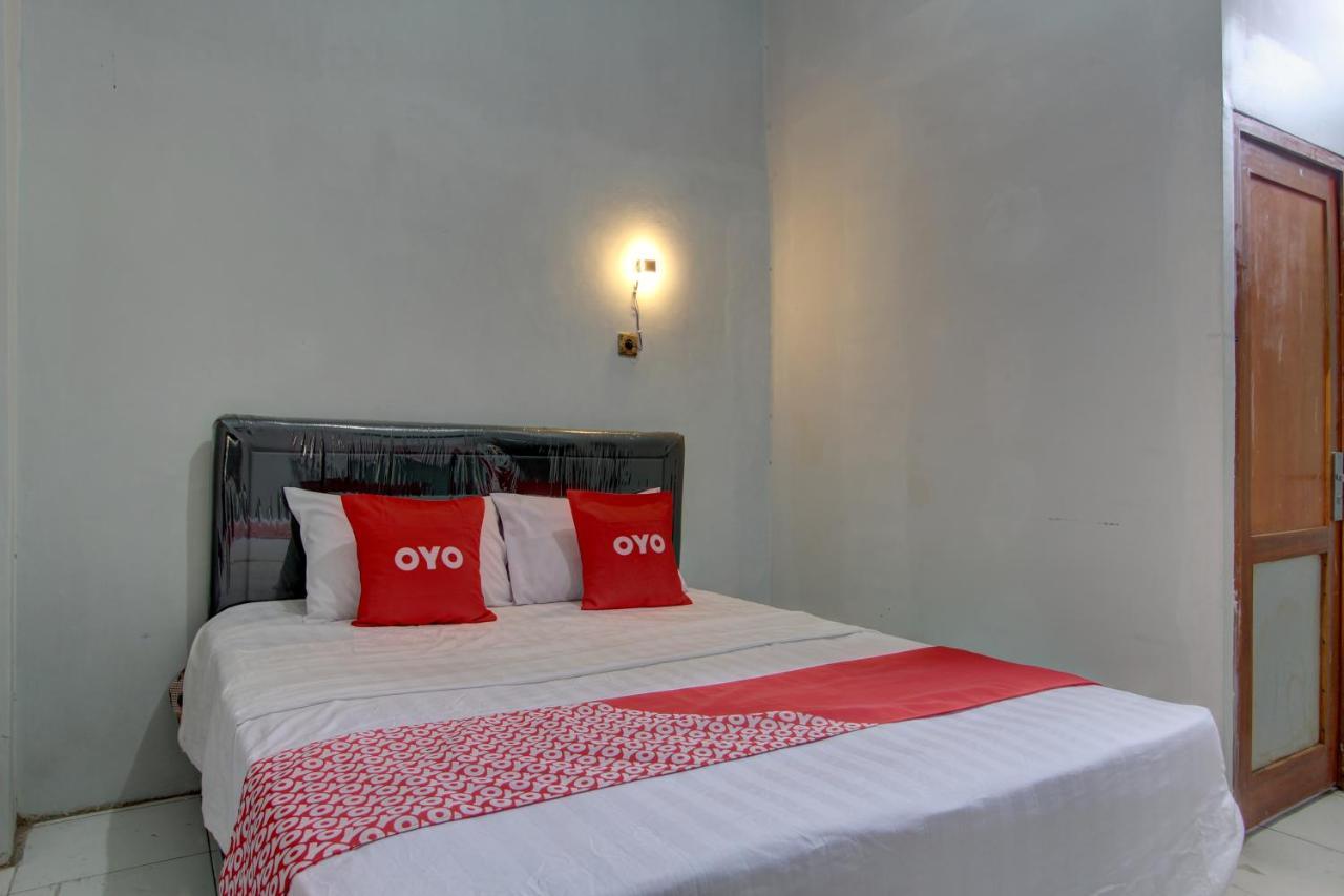 OYO 91690 Moza Guest House Klaten Extérieur photo