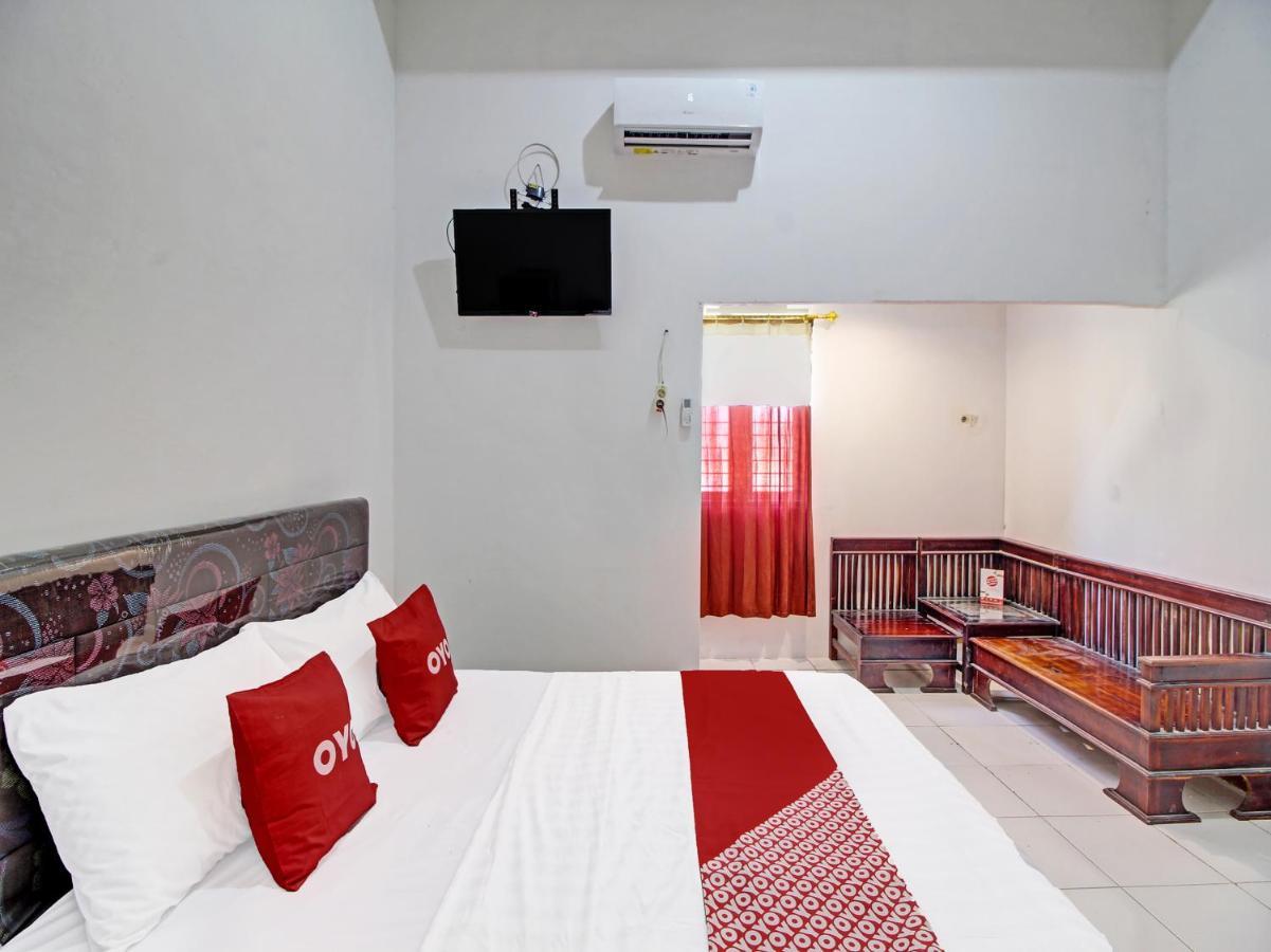 OYO 91690 Moza Guest House Klaten Extérieur photo