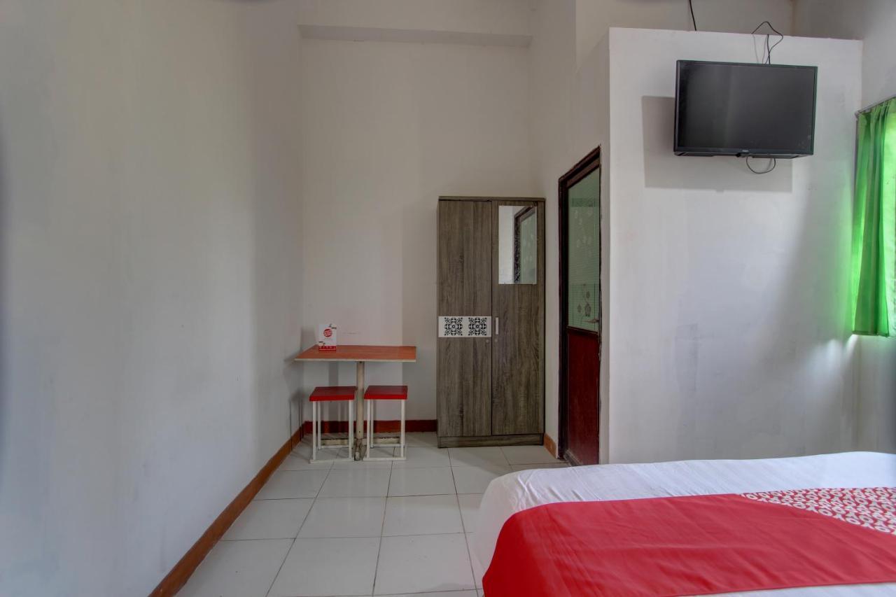 OYO 91690 Moza Guest House Klaten Extérieur photo